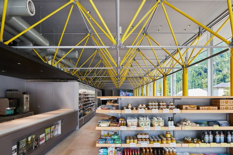 cua-hang-tien-loi-mirai-4